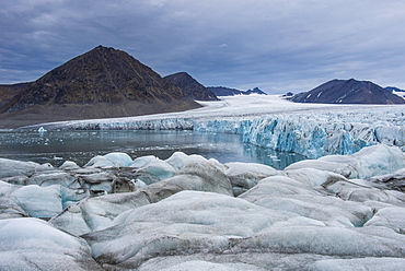 Huge glacier in Hornsund, Svalbard, Arctic, Norway, Scandinavia, Europe 