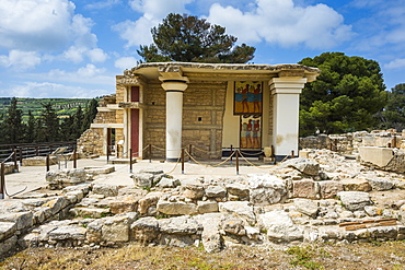 The ruins of Knossos, the largest Bronze Age archaeological site, Minoan civilization, Crete, Greek Islands, Greece, Europe 