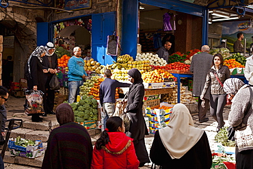 Open air fruit and vegetable market, Arab Quarter (Muslim Quarter), Jerusalem, Israel, Middle East