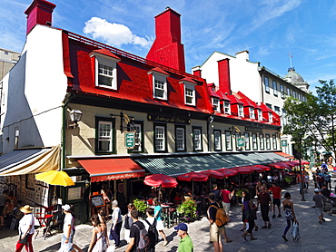 Auberge du Tresor, sidewalk restaurant on Rue Sainte Anne, Quebec City, Quebec, Canada, North America