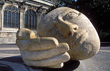 L'Ecoute by Henri de Miller, sculpted head located outside the church of St. Eustache, Paris, France, Europe