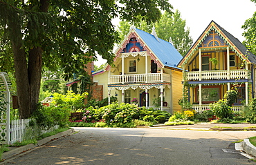 Victorian style homes, one of the original Chautauqua assembly in Canada, Grimsby Park, Grimsby, Ontario, Canada, North America