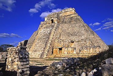 Gran Piramide (Grand Pyramid) and Temple Mayor, Uxmal, UNESCO World Heritage Site, Yucatan, Mexico, North America