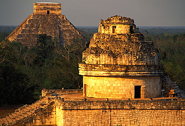 The Observatory and El Castillo behind, Chichen Itza, UNESCO World Heritage Site, Mexico, North America