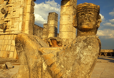 Statue of Chac Mool, the Mayan rain god, Temple of Warriors, Chichen Itza, UNESCO World Heritage Site, Yucatan, Mexico, North America