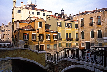 View of traditional homes, Campo Querini, Venice, Veneto, Italy, Europe