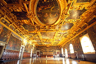 Sala del Maggior Consiglio (The Great Council Hall), Doge's Palace, Venice, UNESCO World Heritage Site, Veneto, Italy, Europe