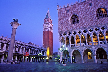 Piazzetta San Marco with the Doge's Palace, the Campanile and the Column of San Marco, Venice, UNESCO World Heritage Site, Veneto, Italy, Europe