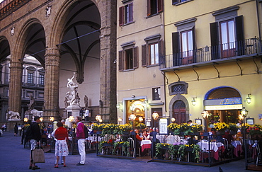 Piazza della Signoria, restaurants and cafes with tourists, Florence, Tuscany, Italy, Europe