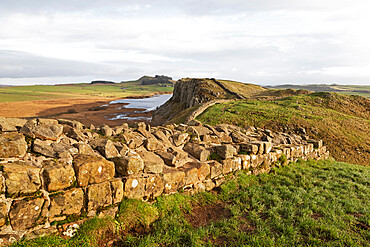 Hadrian's Wall, UNESCO World Heritage Site, runs across Walltown Crags, through the landscape of Northumberland National Park, Northumberland, England, United Kingdom, Europe