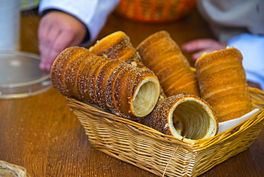 Trdelnik Cake, Christmas Market, Staromestske namesti (Old Town Square), Stare Mesto (Old Town), Prague, Czech Republic, Europe