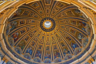 St. Peter's Basilica, UNESCO World Heritage Site, The Vatican, Rome, Lazio, Italy, Europe