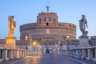 St. Angelo Bridge (Ponte Sant'Angelo) and Castel Sant'Angelo, UNESCO World Heritage Site, Rome, Lazio, Italy, Europe