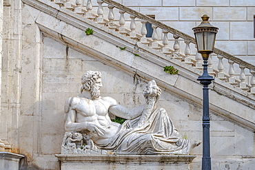 Palazzo Senatorio, Fountain of the Goddess of Rome, River Tiber, Piazza del Campidoglio, Capitoline Hill, Rome, Lazio, Italy, Europe