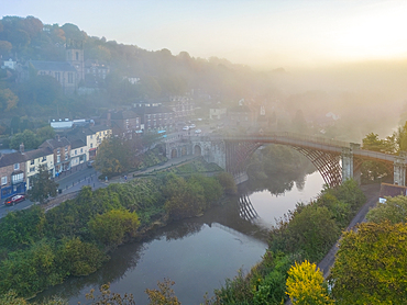 The Iron Bridge over the River Severn, Ironbridge Gorge, UNESCO World Heritage Site, Ironbridge, Telford, Shropshire, England, United Kingdom, Europe