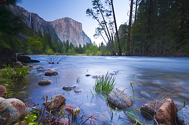 Merced River, Yosemite National Park, UNESCO World Heritage Site, California, United States of America, North America