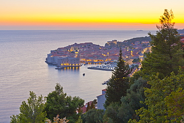 Old Town (Stari Grad), UNESCO World Heritage Site, at sunset, Dubrovnik, Dalmatia, Croatia, Europe