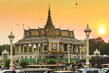 Chan Chhaya Moonlight Pavilion at sunset, venue for classic Khmer dance, Royal Palace Park, city centre, Phnom Penh, Cambodia, Indochina, Southeast Asia, Asia