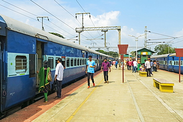 Railway train at Shoranur Junction station, connects north to Goa, south to Kochi, and east to Bangalore, Shoranur, Palakkad, Kerala, India, Asia