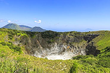 Mount Mahawu, a stratovolcano and active 180m wide crater, with Lokon on the left, and Empung volcanoes beyond, Gunung Mahawu, Tomohon, North Sulawesi, Indonesia, Southeast Asia, Asia