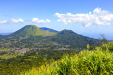 Mounts Lokon on the left, and Empung, with Tompaluan active crater on the saddle between, two volcanoes near Tomohon city, Gunung Lokon, Tomohon, North Sulawesi, Indonesia, Southeast Asia, Asia