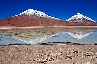 Laguna Verde and Licancabur volcano on the right, Bolivia near the border to Chile, South America