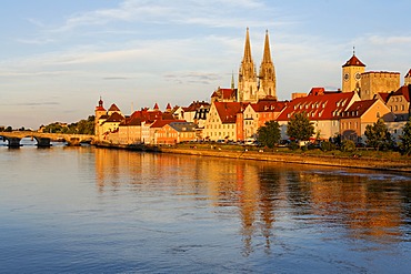 Regensburg, Stone Bridge, cathedral, Danube, Upper Palatinate, Bavaria, Germany