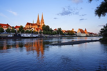 Regensburg, cathedral and Danube, Upper Palatinate, Bavaria, Germany