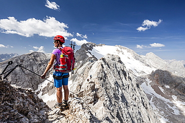 Mountaineer, ascent to the Punta Serauta on the Via Ferrata Eterna, behind the Marmolada, Dolomites, Alps, Veneto, Italy, Europe