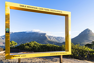 Photopoint at Signal Hill with Tafelberg and Lionshead, Cape Town, Western Cape, South Africa, Africa