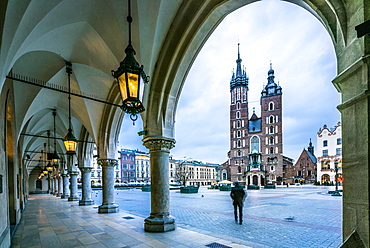 Market square with St. Mary's Basilica, Krakow, Poland, Europe