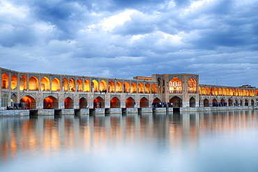 Illuminated Khaju Bridge, Pol-e Ch?dschu Bridge, Isfahan, Iran, Asia