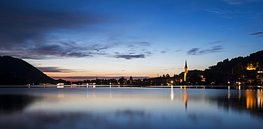 Lake Schliersee and St. Sixtus Parish Church at dusk, Schliersee, Upper Bavaria, Bavaria, Germany, Europe