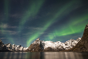 Northern Lights or Aurora Borealis over mountains, Hamnoy, Hamnoy, Reine, Moskenesøy, Lofoten, Norway, Europe