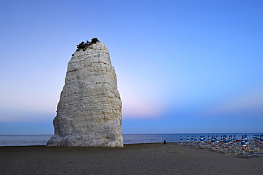 Pizzomunno, limestone cliffs on the beach, landmark of Vieste, Gargano, Foggia Province, Apulia, Italy, Europe