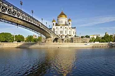 Cathedral of Christ the Saviour and Patriarshy Bridge over Moskva River, Moscow, Russia, Europe