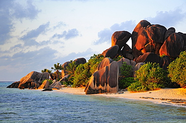 Granite rocks on Anse Source d'Argent beach, La Digue Island, La Digue and Inner Islands, Seychelles, Africa