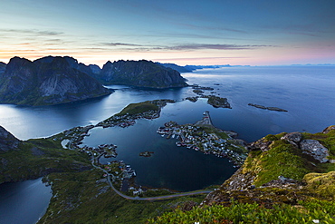 View from Reinebringen, Reinebriggen, 442m, midnight sun, towards Hamnoy, Reine and Reinefjord with mountains, Moskenes, Moskenesøy, Lofoten, Norway, Europe