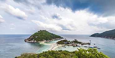 View across Koh Nang Yuan or Nangyuan, near Koh Tao, Gulf of Thailand, Thailand, Asia