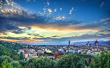 Panoramic view of the city with Florence Cathedral, Duomo Santa Maria del Fiore with the dome by Brunelleschi, Palazzo Vecchio, Ponte Vecchio, UNESCO World Heritage Site, dusk, Florence, Tuscany, Italy, Europe