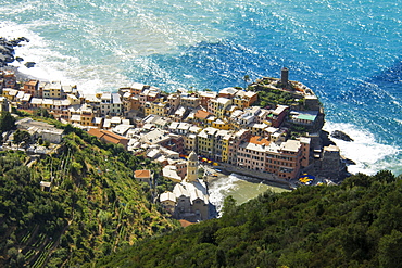 View of the seaside village of Vernazza, Cinque Terre, Liguria, Italy, Europe