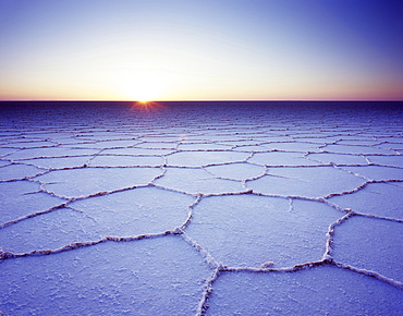 Morning light, first sunlight, Salar de Uyuni, Salt Lake, Altiplano, Bolivia, South America