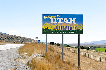 Welcome sign on a highway, ""Welcome to Utah, Life elevated"", Utah, USA, North America