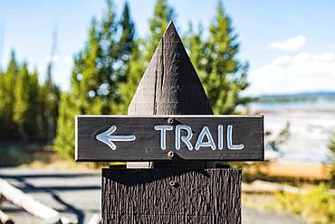 Sign Trail, signpost, signpost for hiking trail, Yellowstone National Park, Wyoming, USA, North America