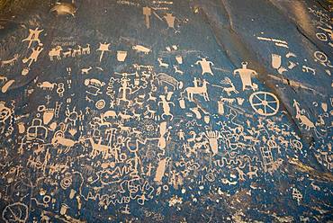 Petroglyphs, wall painting on a rock, Newspaper Rock, Utah, USA, North America