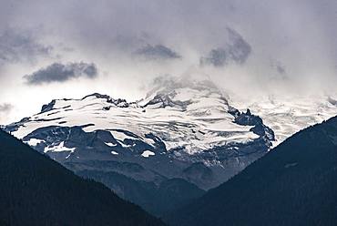 Mount Rainier, close-up, summit with glacier and snow, Mount Rainier National Park, Washington, USA, North America