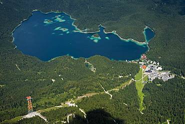 Eibsee lake near Grainau with Zugspitz cable car, Garmisch-Partenkirchen, Bavaria, Oberbayern, Germany, Europe