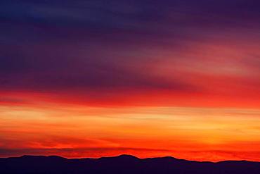 Red evening sky at sunset, behind the Palatinate Mountains, Dossenheim, Baden-Wuerttemberg, Germany, Europe