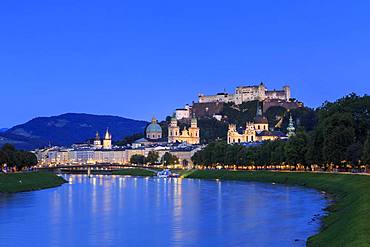 City view, old town and fortress Hohensalzburg at dusk, Salzach, Salzburg, Salzburg State, Austria, Europe