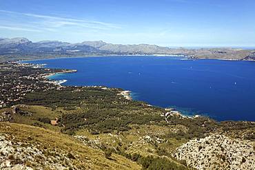 View from Talaia d'Alcudia to the bay of Pollenca, Badia de Pollenca, near Bonaire, Majorca, Balearic Islands, Spain, Europe